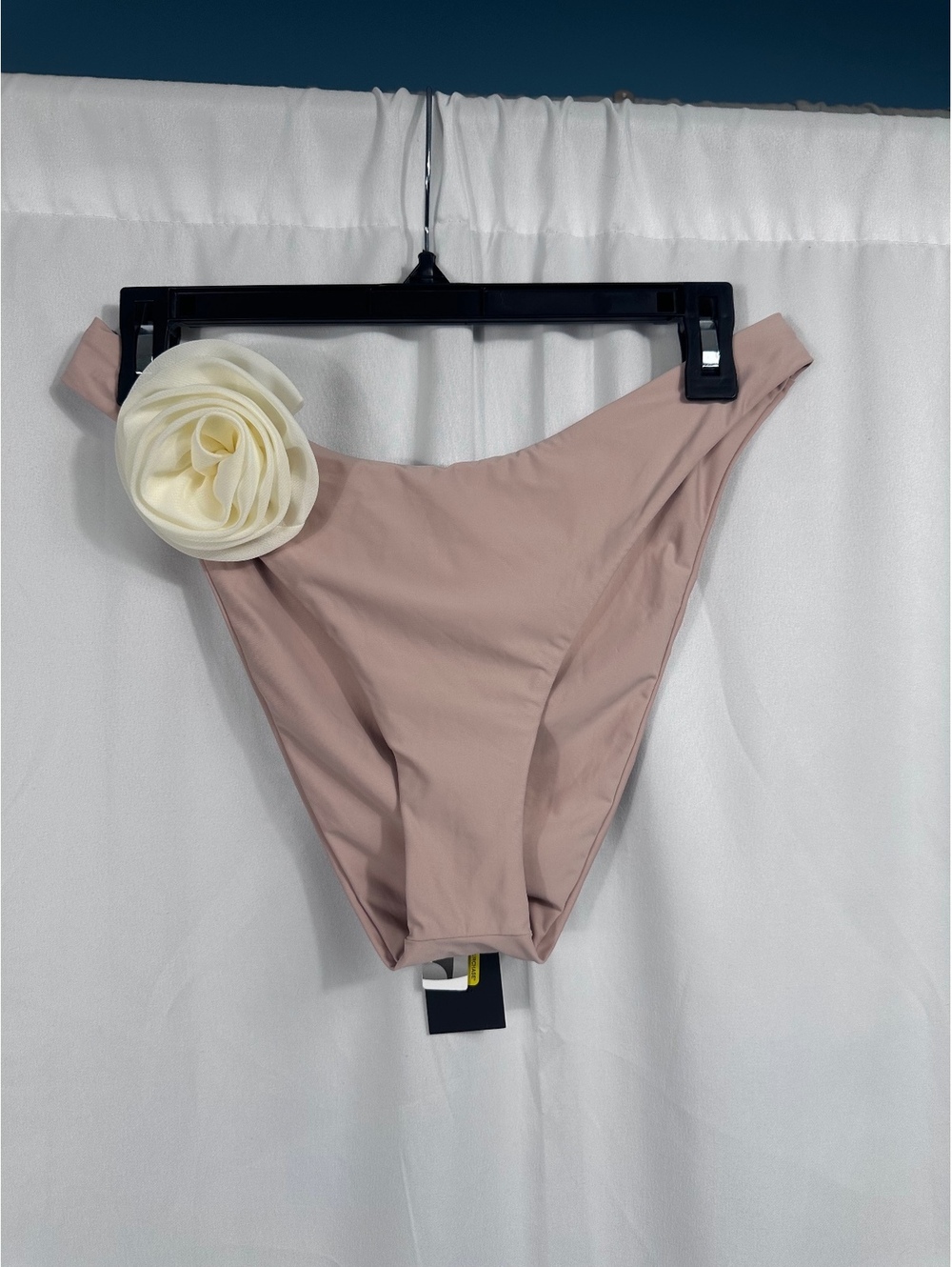Gianni Bini Scoop Front Bikini Bottom with White Flower Accent XL